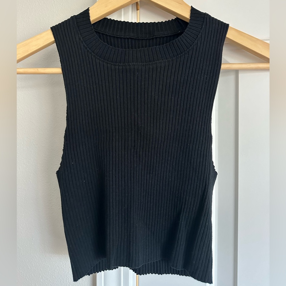 Two Basic Tank Tops - image 3